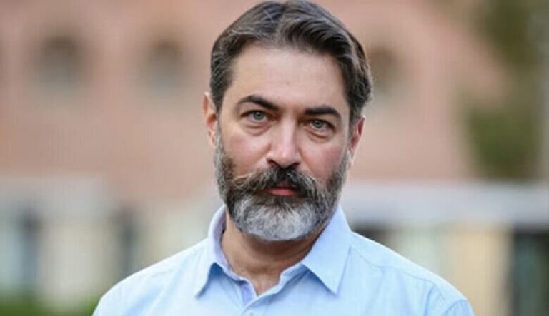 پارسا پیروز فر
