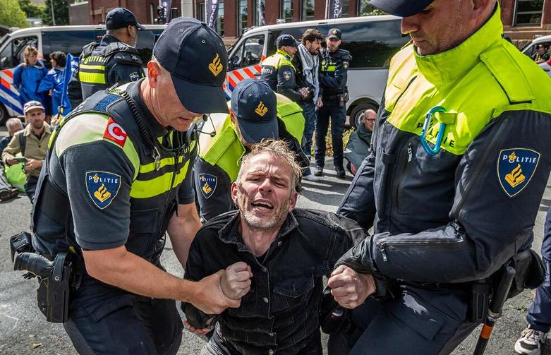 دیدنی های امروز؛ از کارناوال های تابستانه تا مسابقات فوتبال یورو 2024