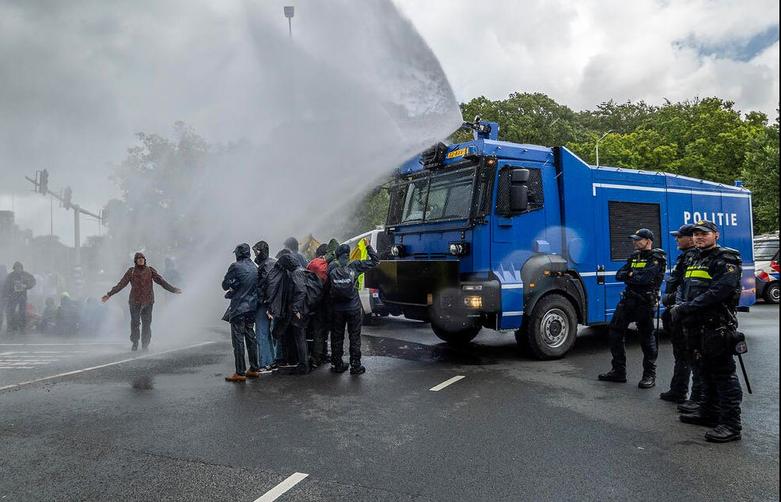 دیدنی های امروز؛ از کارناوال های تابستانه تا مسابقات فوتبال یورو 2024