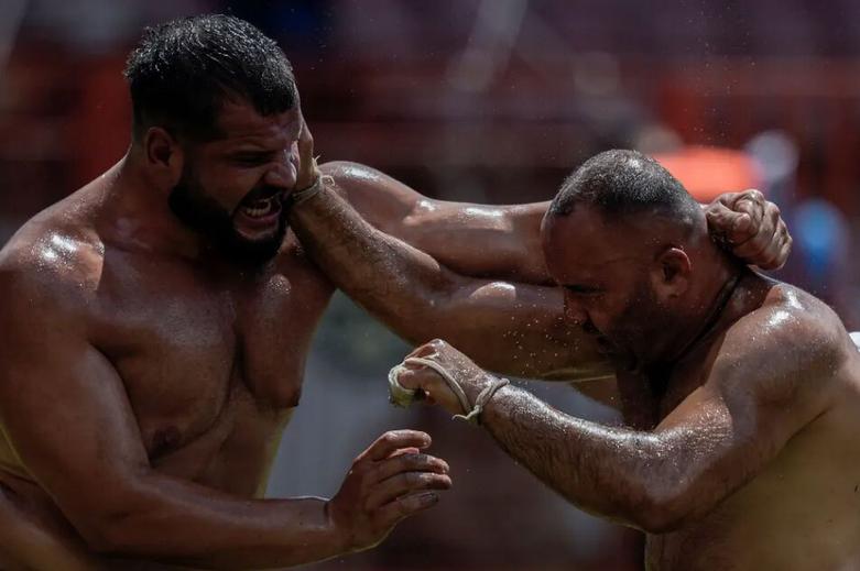 دیدنی های امروز؛ از نشست سران ناتو تا مسابقات یورو 2024 مسابقات کشتی سنتی در شهر ادیرنه