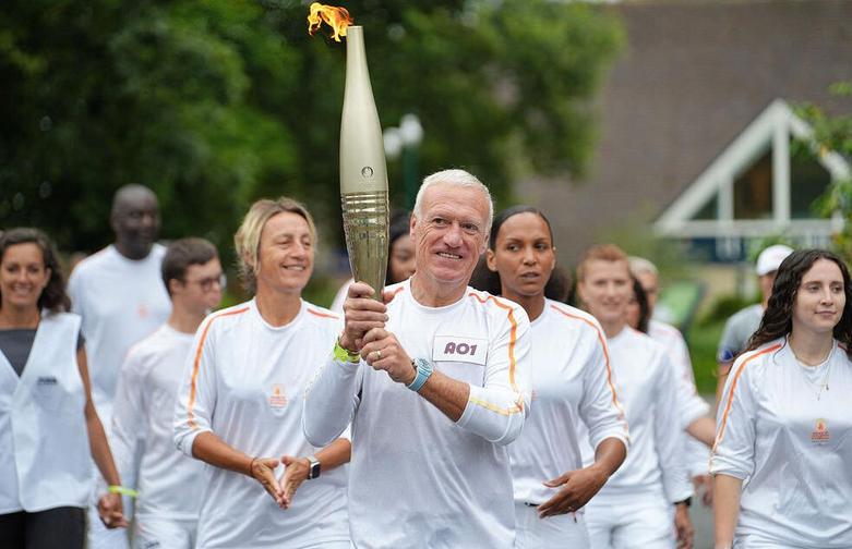 دیدنی های امروز؛ از اوضاع امنیتی پاریس تا آشتی گروه های فلسطینی حمل مشعل فروزان المپیک تابستانی 2024 پاریس