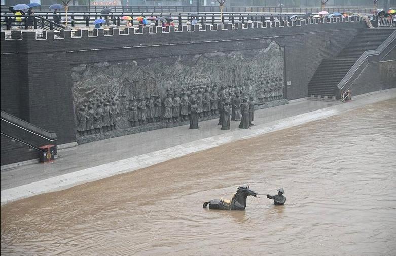 دیدنی های امروز؛ از وضع نوار غزه تا المپیک پاریس سیل در شهر جیلین چین