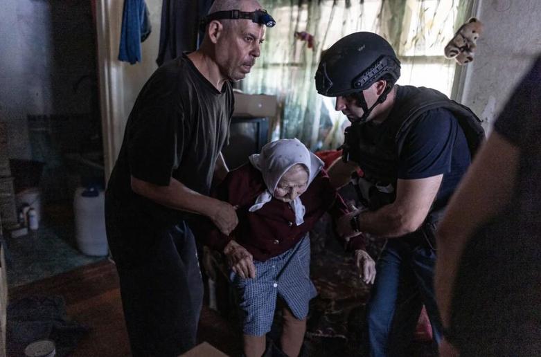 تخلیه ساکنان شهر "تورتسک" اوکراین