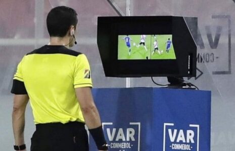 اولین محموله VAR