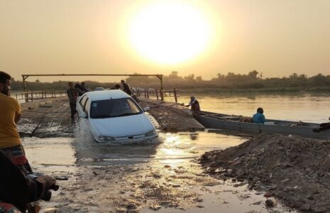 بخشی از پل شناور عنافچه خوزستان زیر آب رفت