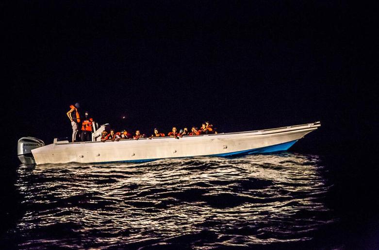 قایق حامل 47 پناهجوی بنگلادشی و سوری