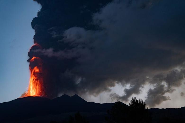 فعالیت کوه آتشفشانی "اتنا" در جزیره سیسیل ایتالیا