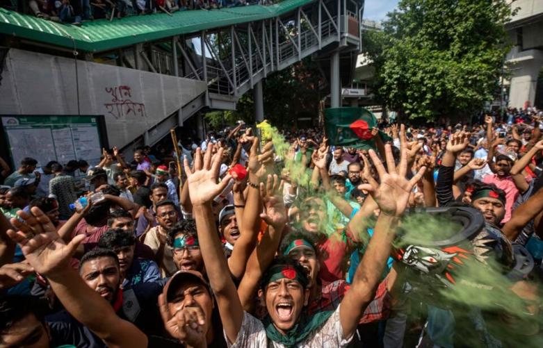 استقرار واحدهای ارتش بنگلادش در خیابان های پایتخت