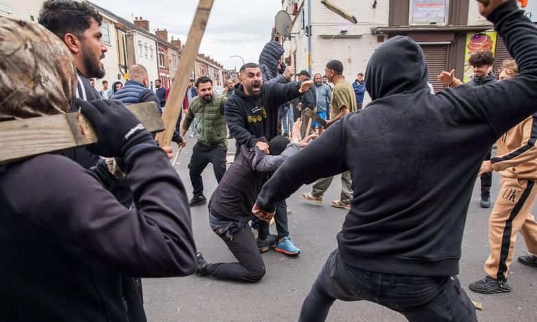 شورش های شهری علیه مهاجران در انگلیس