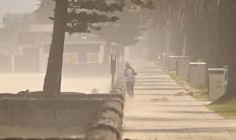 توفان شن و گردوخاک در شهر ملبورن 