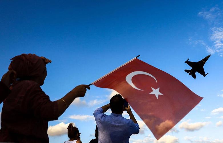 جشن های "روز ملی پیروزی" در شهر استانبول ترکیه