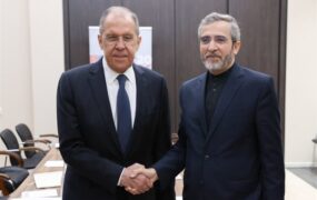 باقری و لاوروف