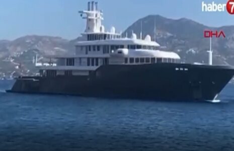 برخورد کشتی بزرگ تفریحی کشتی موتوری مسافربری