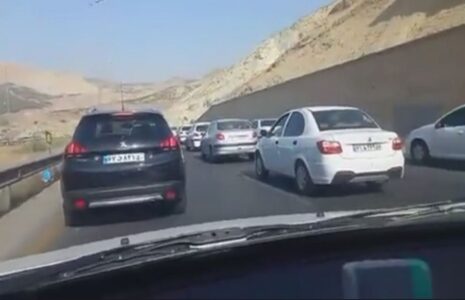 تصادف و ایجاد ترافیک سنگین در آزادراه تهران - پردیس