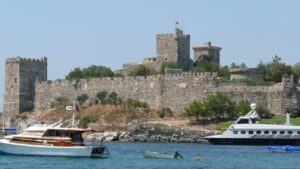 آب و هوای مارماریس بهتره یا بدروم؟