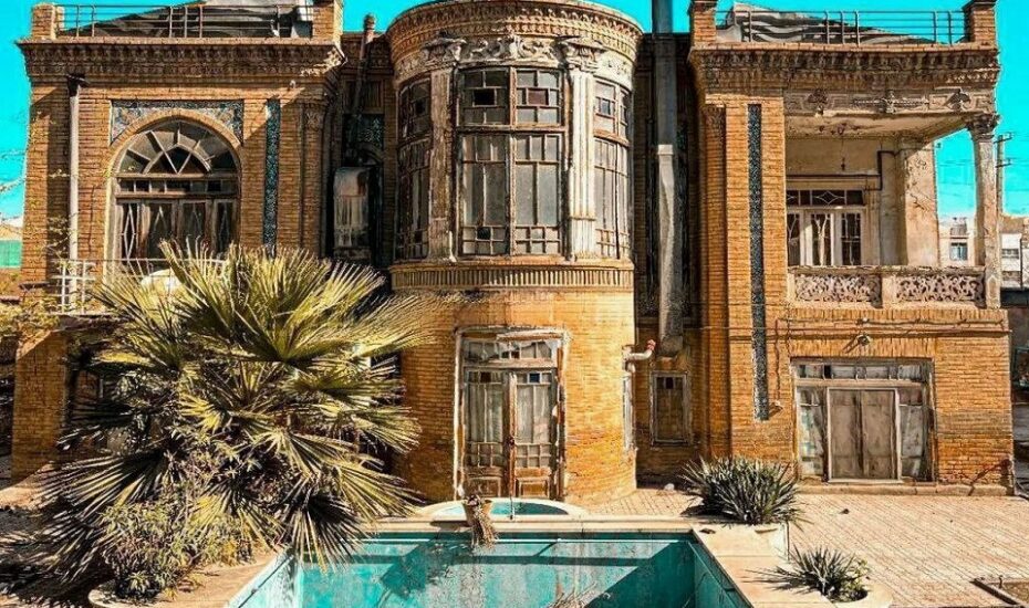 عمارت پدری موسس کارخانه خودکار بیک