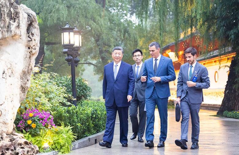 دیدنی های امروز؛ از توفان ویتنام تا جنگ غزه استقبال رئیس جمهوری چین از نخست وزیر اسپانیا