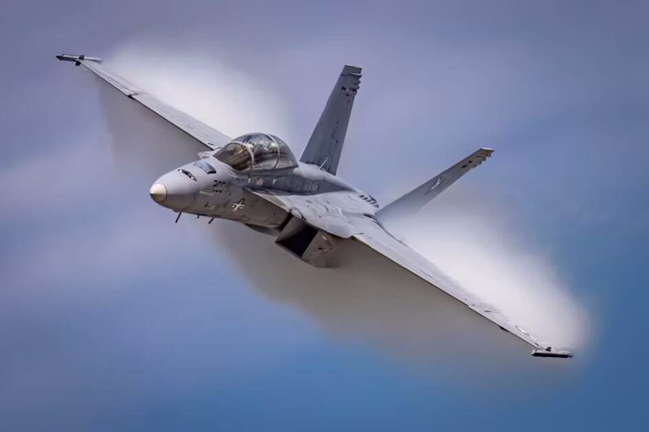  F/A-18 Hornet