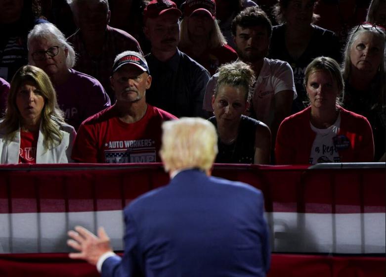 سخنرانی تبلیغاتی ترامپ در جمع هوادارانش