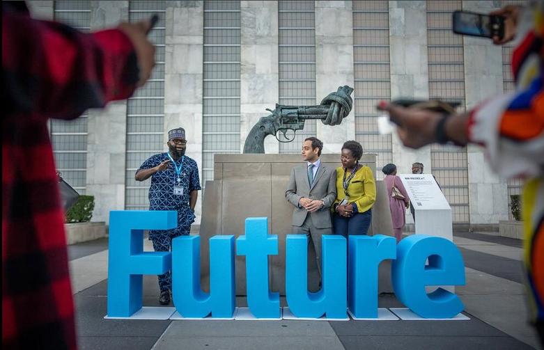 دیدنی های امروز؛ تشدید تنش بین اسرائیل و حزب الله مهمانان اجلاس سالانه مجمع عمومی ملل متحد در کنار اثر هنری "بدون خشونت"