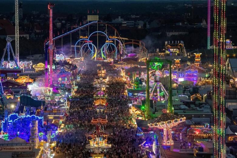 جشنواره "اکتبر فِرست"