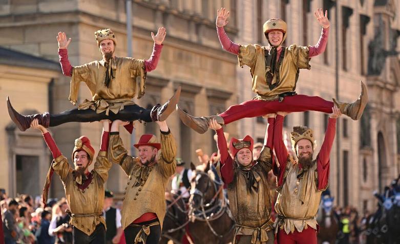 جشنواره سالانه "اکتبر فرست" 