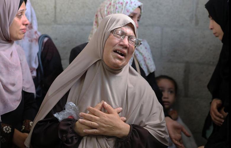 سوگواری در غم شهادت اعضای یک خانواده در بمباران