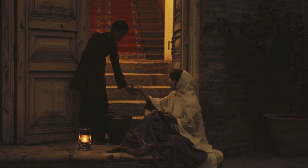 ‏پیدا کردن فیلم شطرنج باد در یک عتیقه فروشی