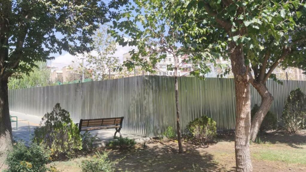 حصارکشی و درخت‌کشی به پارک مرزداران رسید