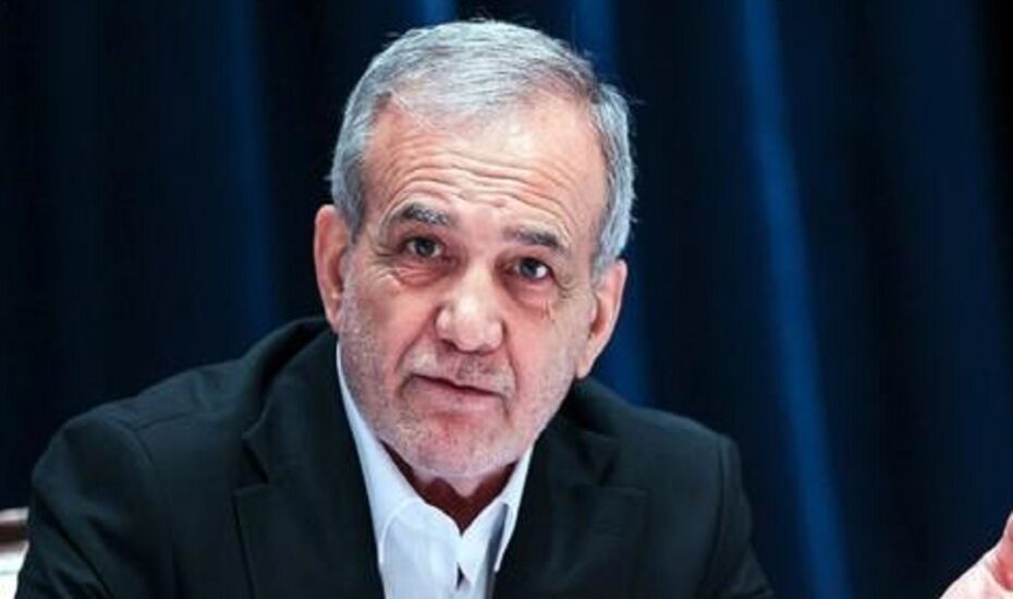 بر اساس منافع ملی با شرق و غرب تعامل
