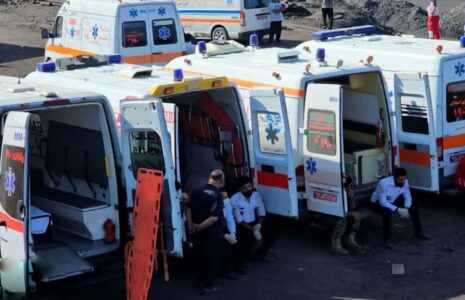دو مصدوم حادثه معدن طبس دچار فراموشی شده‌اند/ فیلم