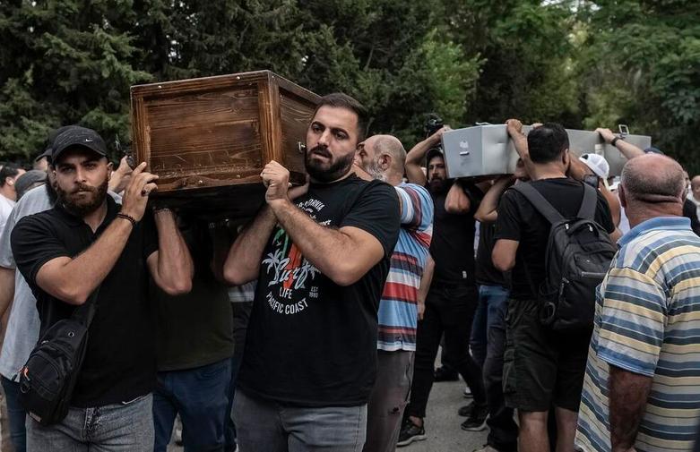 مراسم تشییع پیکر شهدای حملات هوایی اسرائیل