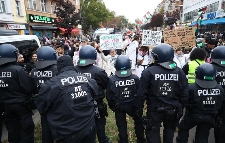 مقابله پلیس آلمان با تظاهرات کنندگان حامی "محور مقاومت" 