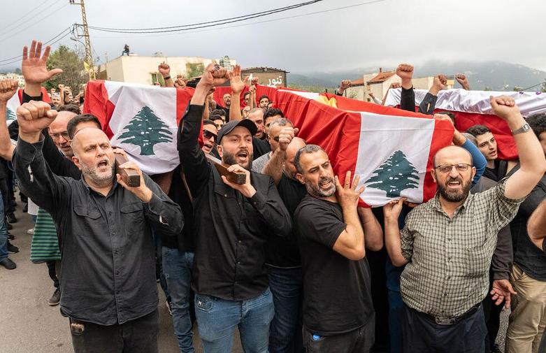 تشییع پیکر 15 شهید حملات هوایی اسرائیل