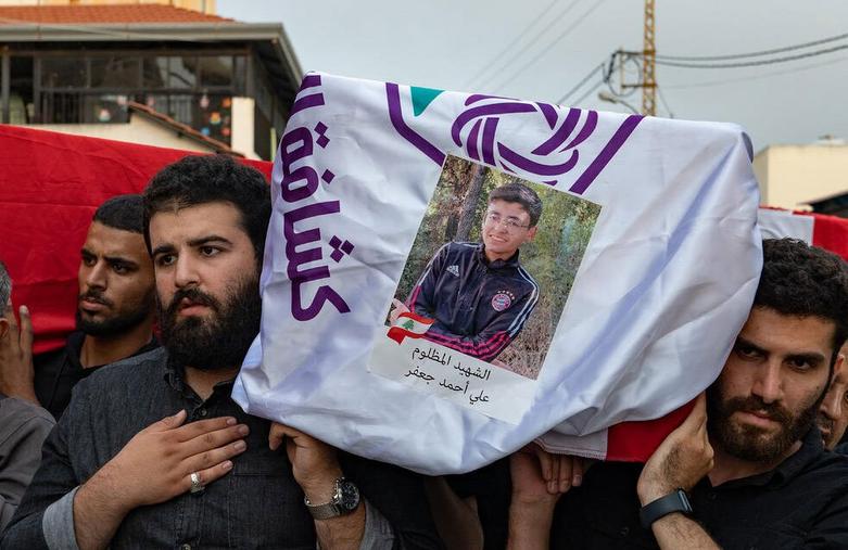 تشییع پیکر 15 شهید حملات هوایی اسرائیل