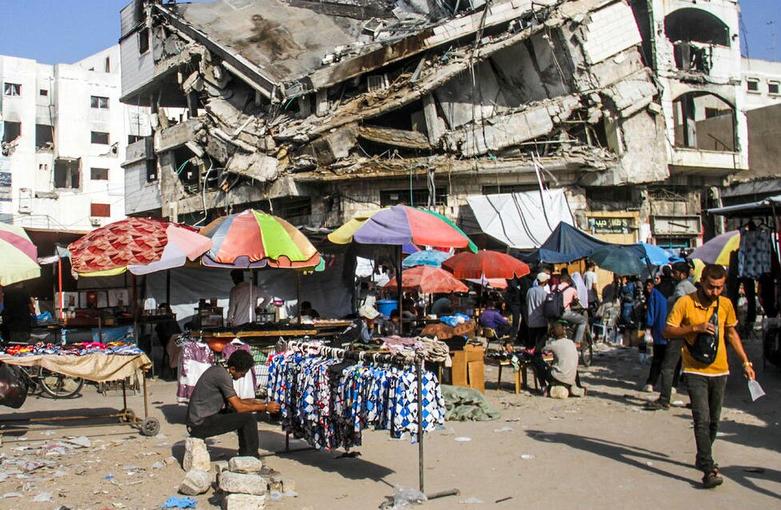 بازاری در بخش محاصره شده شمالی نوار غزه