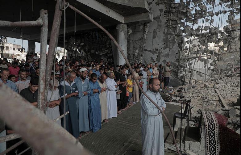 اقامه نماز میت غیابی برای شهید "یحیی سنوار" رهبر فقید حماس 