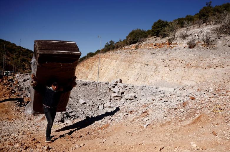 مرز بمباران شده بین لبنان و سوریه