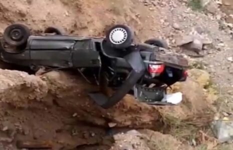 سقوط پراید به داخل رودخانه