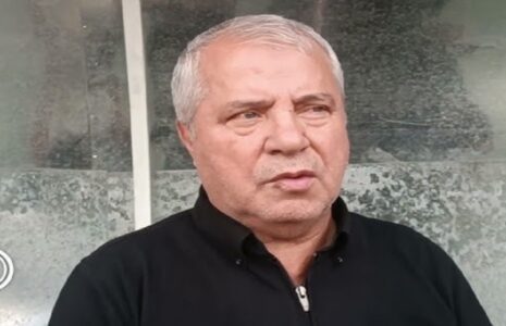 علی پروین در حاشیه تمرین پیشکسوتان پرسپولیس