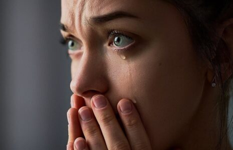 فواید گریه برای بدن