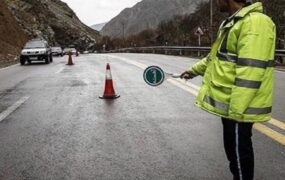 پلیس ریزش سنگ جاده چالوس