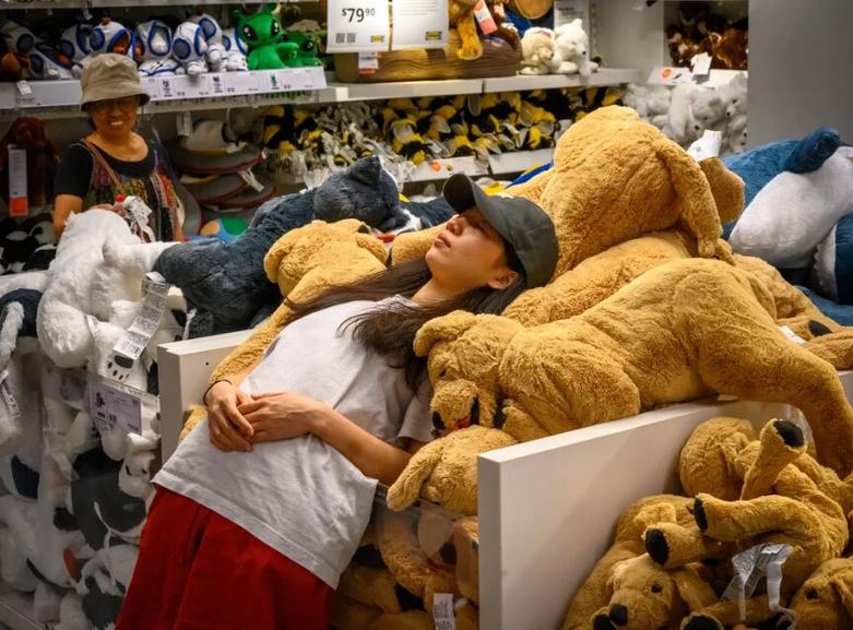 یک عروسک فروشی در هنگ کنگ