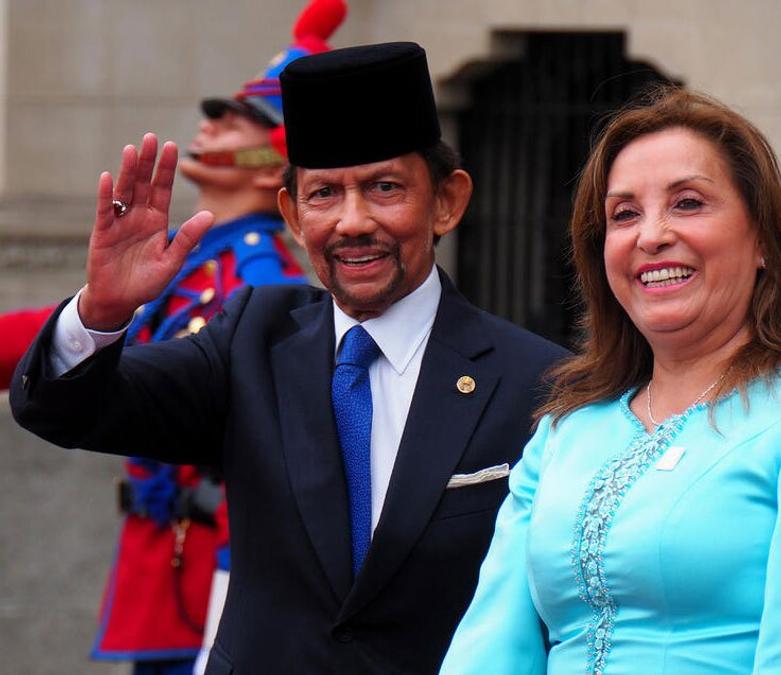 استقبال رئیس جمهوری پرو از سلطان برونئی