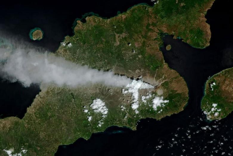 دیدنی های امروز؛ از جنگ غزه و لبنان تا جنگ اوکراین تصویری ماهواره ای از یک فعالیت آتشفشانی