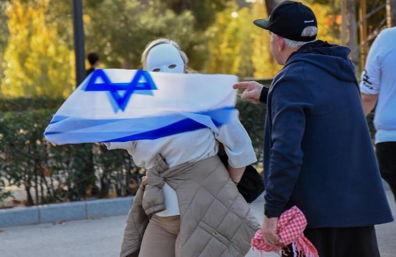 تنش بین چند حامی اسرائیل با حامیان فلسطین