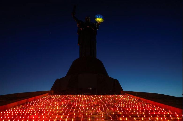 دیدنی های امروز؛ از اعتراضات کشاورزان فرانسوی و انگلیسی تا نشست جی 20 روشن کردن هزار شمع به مناسبت هزارمین روز از آغاز جنگ اوکراین