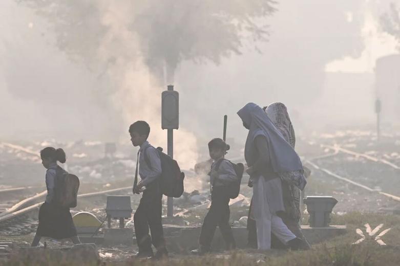 دیدنی های امروز؛ از پرتاب ناموفق موشک استارشیپ تا وضعیت غزه آلودگی شدید هوا در لاهور پاکستان