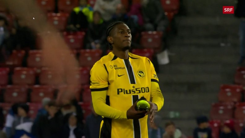  کارت قرمز تاریخ به‌خاطر پرتاب استوک