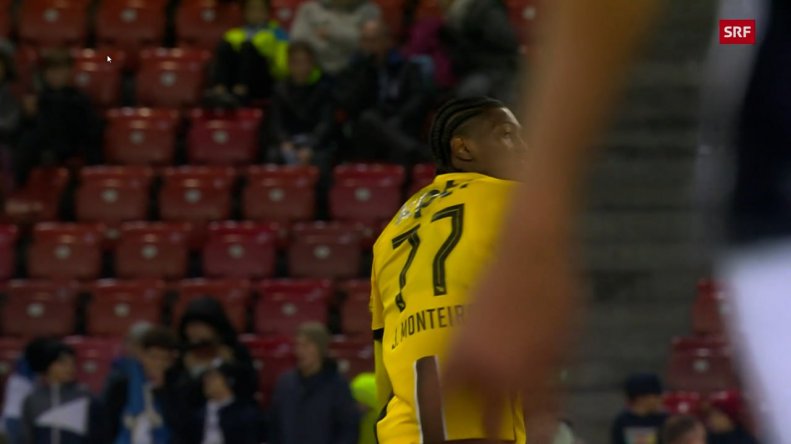  کارت قرمز تاریخ به‌خاطر پرتاب استوک